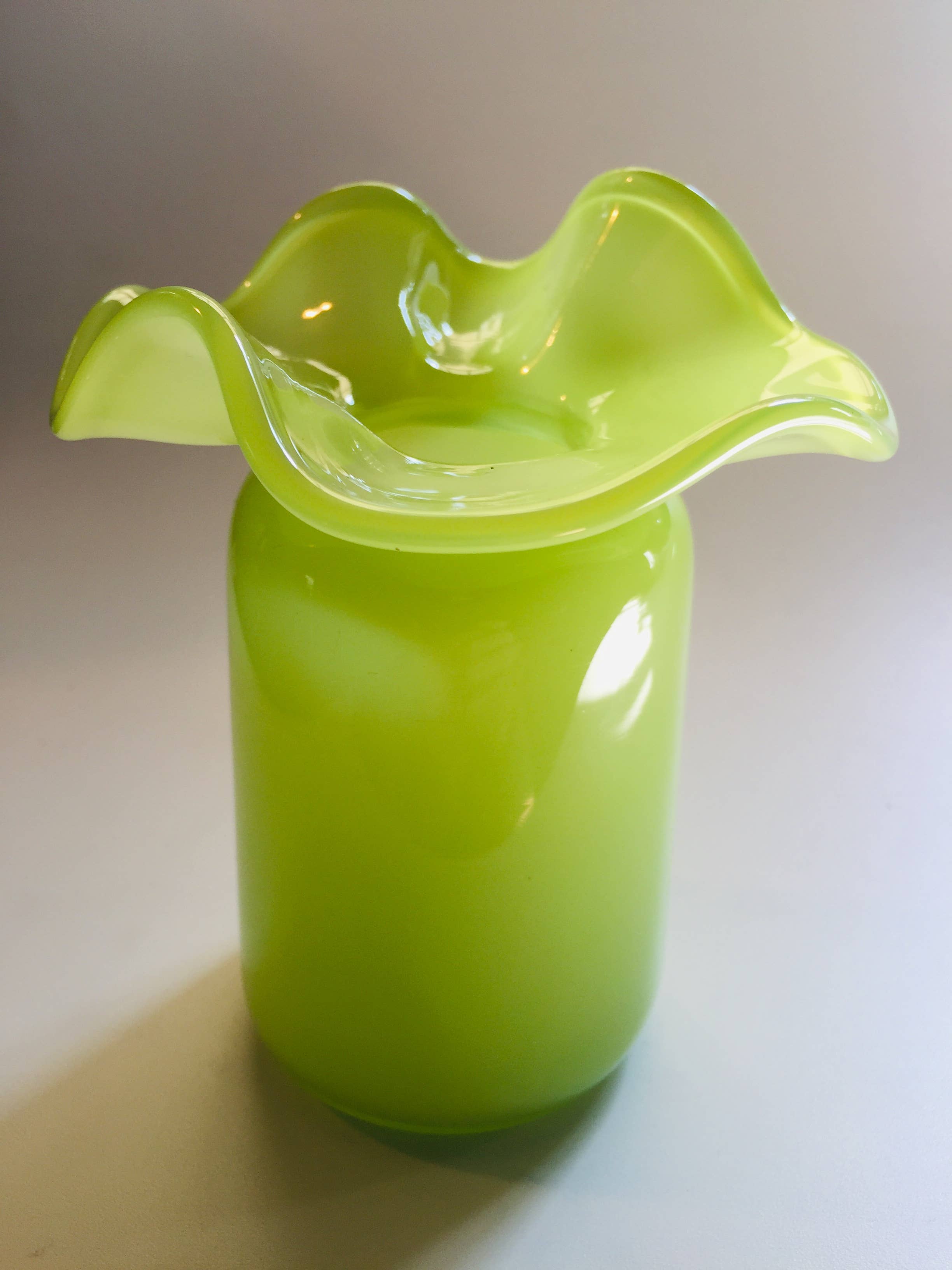 Ruffle Bud vase - Thumbnail 2